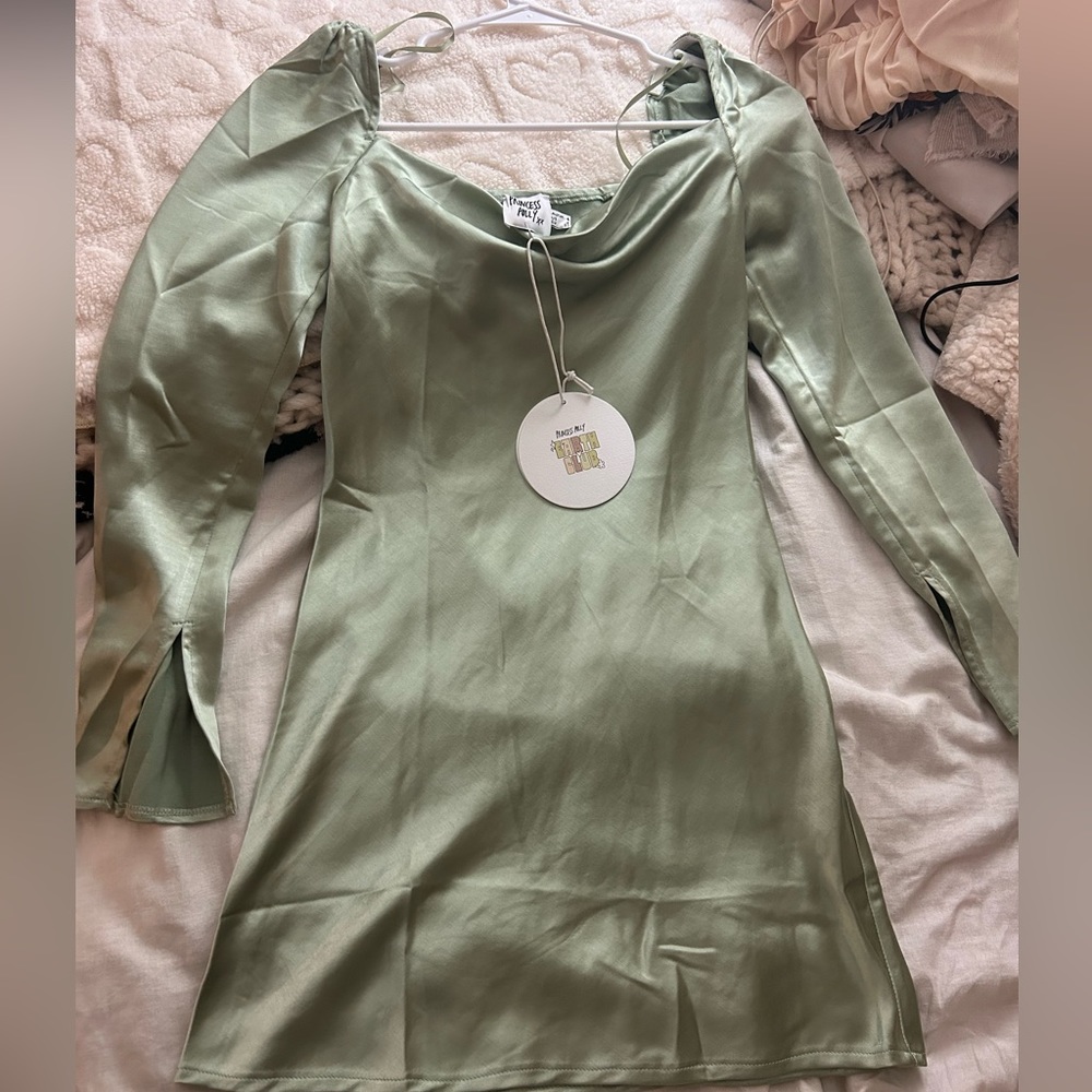 Princess Polly size 0 green long satin sleeve dress